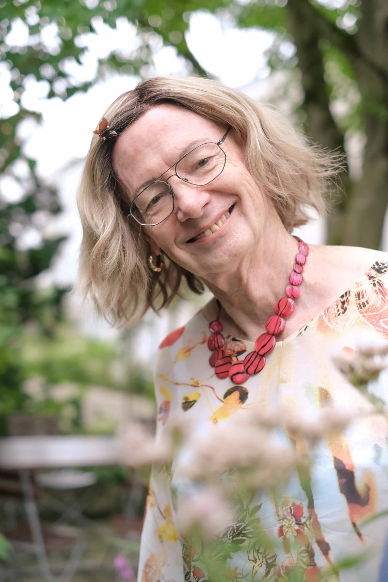 2. leben, Frausein, Transgender